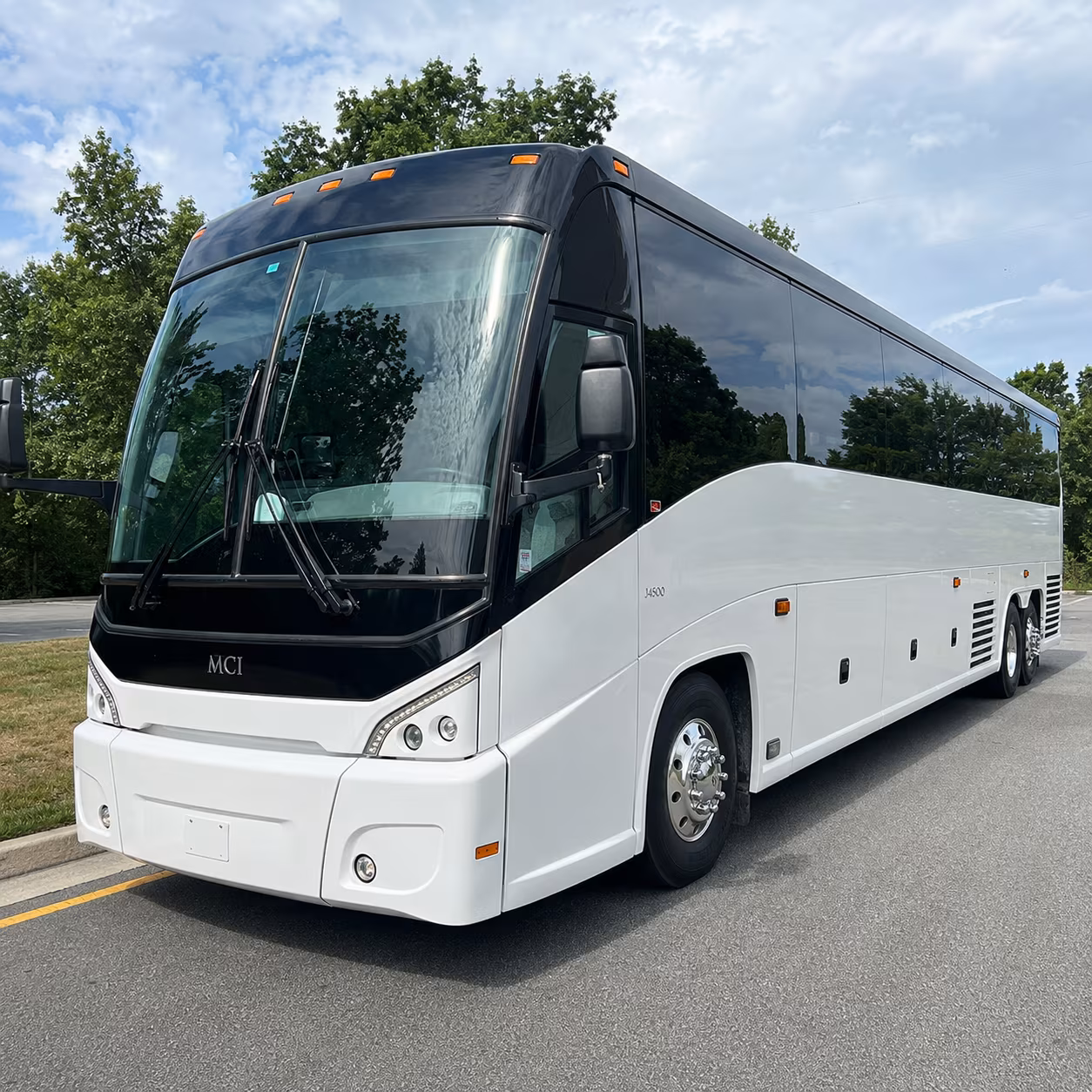 group hotel shuttle buses between toms river and airport area hotels